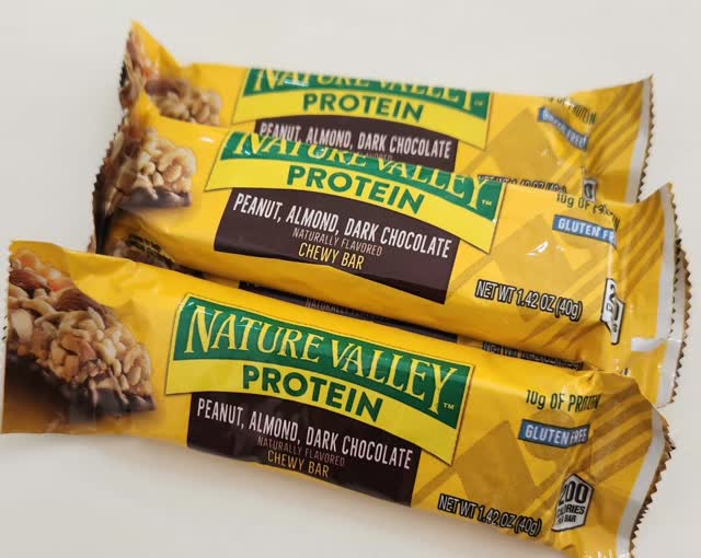 NATURE VALLEY PACK 5 BARRITAS 10g PROTEINA SI GLUTEN MANI-ALMENDRA CHOCOLATE DARK 40g liquidacion 04/05/2026